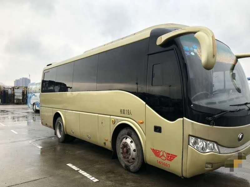 10-23 car utilisé diesel de main de car d'autobus de l'euro III de longueur des sièges 7.9m 2ème