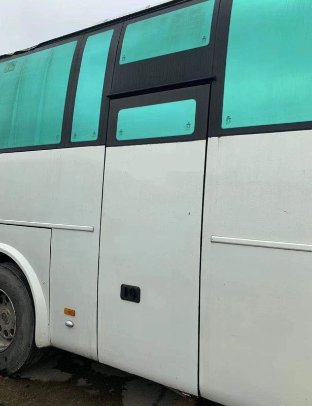2013 ans Yutong utilisé par diesel transportent 58 la couleur de blanc de Zk 6110 de sièges