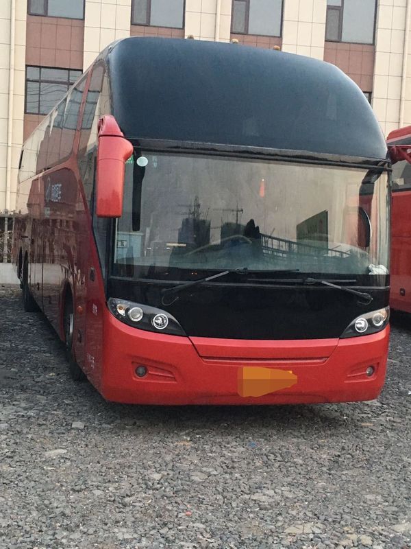 55 main gauche diesel de l'autobus KLQ6147 de passager utilisée par voyage plus haut rouge de Seat orientant 2013 ans