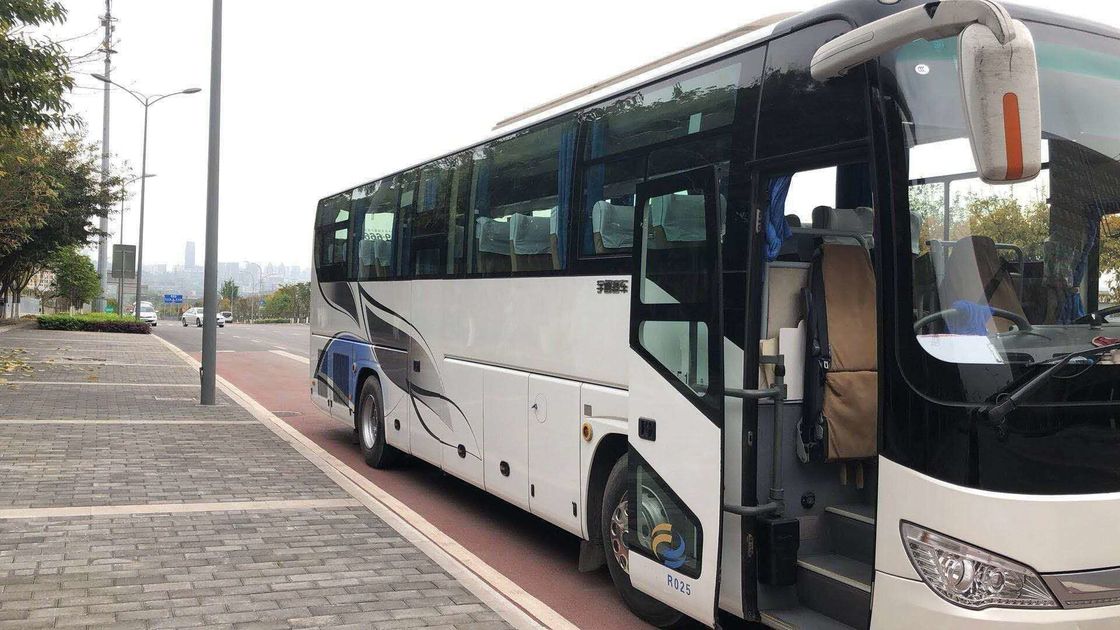 Moteur de Yuchai de sièges de l'autobus 51 d'entraîneur utilisé par longueur blanche de la couleur 11m Yutong 2016 ans