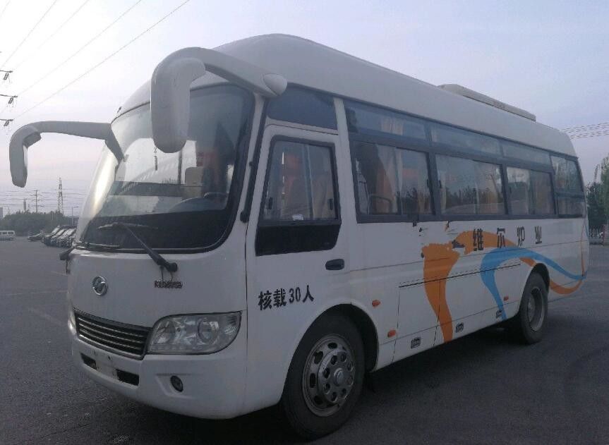 Un plus haut moteur de Yuchai de marque a employé les sièges commerciaux de l'autobus 30 2010 vitesse de l'an 100km/H