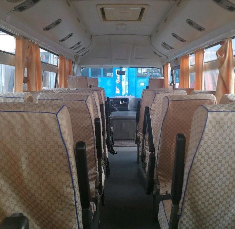 Un plus haut moteur de Yuchai de marque a employé les sièges commerciaux de l'autobus 30 2010 vitesse de l'an 100km/H