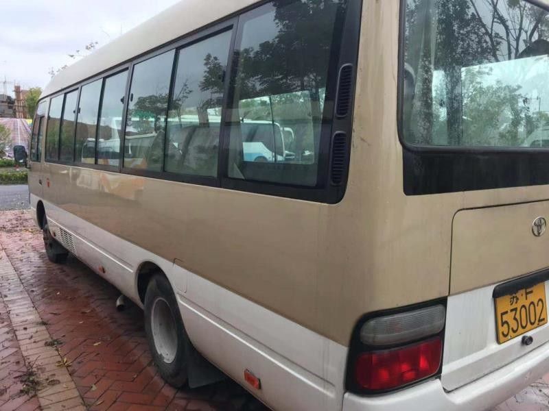 Le caboteur de Toyota de 2010 ans a employé la taille d'autobus du moteur diesel 2585mm des sièges 15B de l'autobus 23