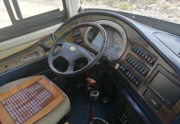 6120 Deisel modèle 61 sièges ont utilisé l'autobus de passager marque de Youngman de 2011 ans