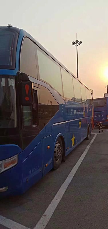 6127 Yutong diesel modèle ont utilisé le bus touristique 2013 OIN des sièges LHD de l'an 51 passée avec l'airbag