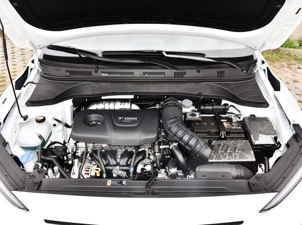 Hyundai a employé largeur d'autobus de la voiture 1800mm de SUV de mini de l'autobus 1.6T 177hp F7 sièges de la boîte de vitesse 5 la mini
