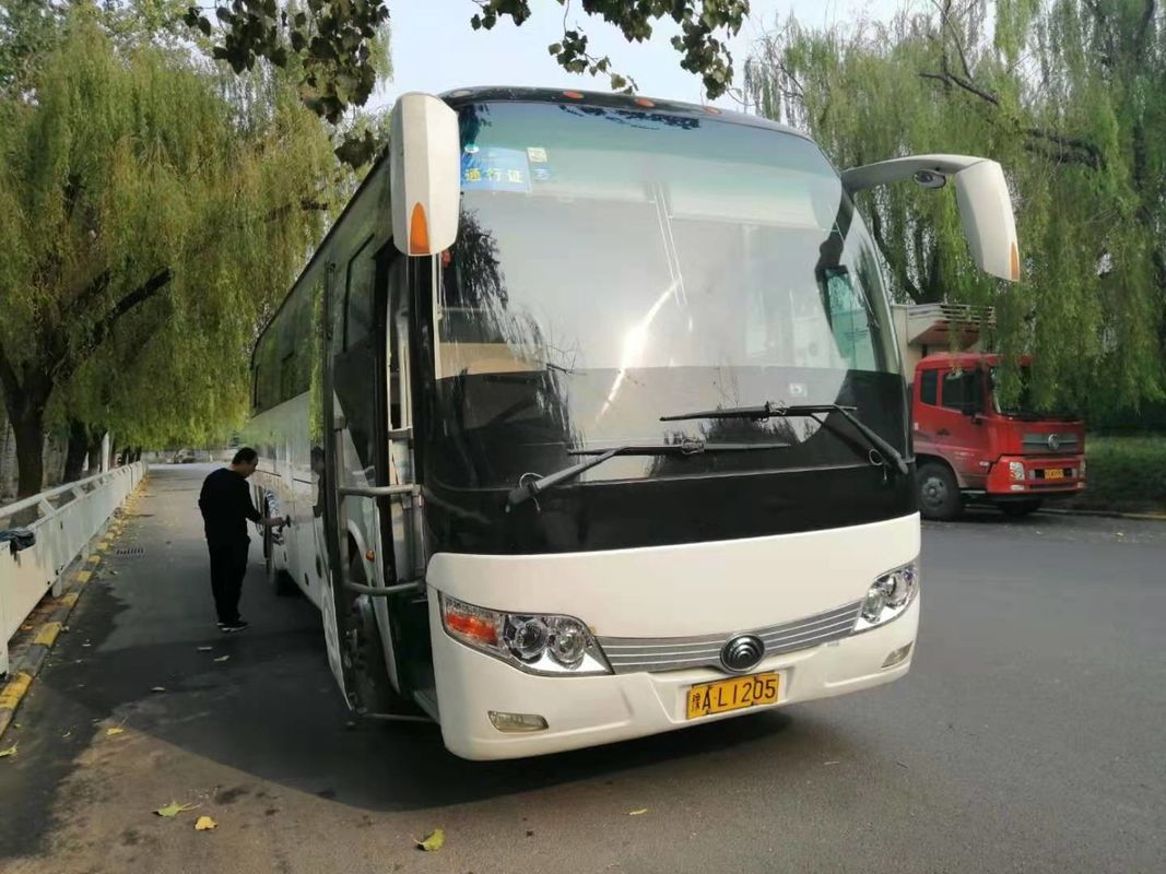 Yutong utilisé par couleur blanche transporte 47 sièges bonne condition diesel d'autobus de Yutong de 2013 ans