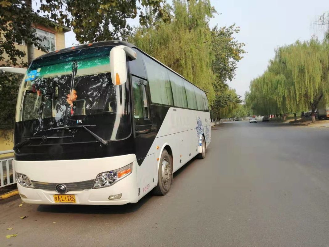 Yutong utilisé par couleur blanche transporte 47 sièges bonne condition diesel d'autobus de Yutong de 2013 ans