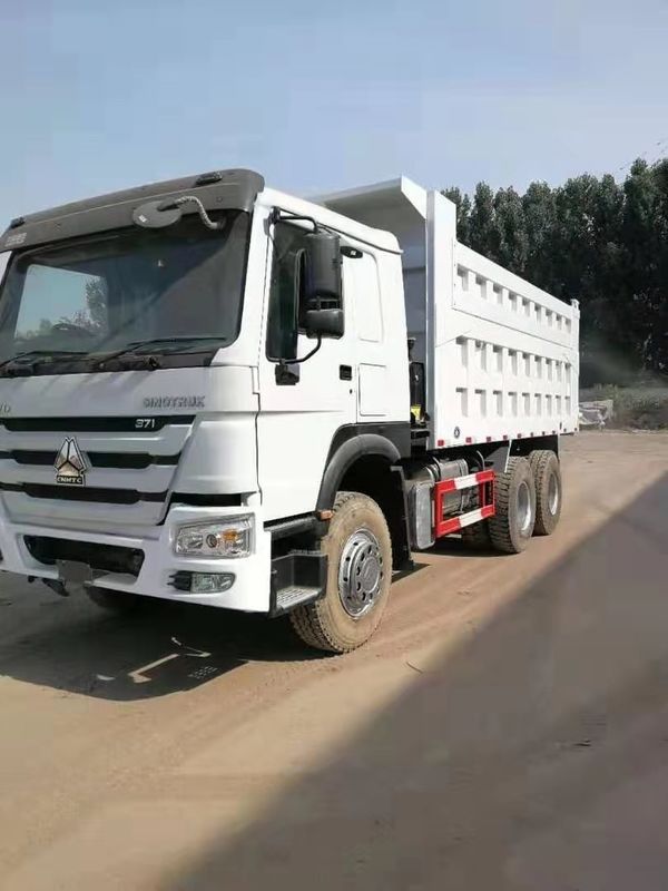 ZZ3317N3867 a utilisé le camion- de pneus du camion à benne basculante 8*4 12 avec la conduite à droite