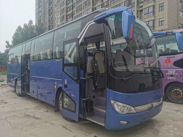 Les portes à deux battants diesel 51 sièges KINGLONG utilisé 2017 par ans transporte le C.A. utilisé de Bus With d'entraîneur