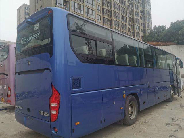 Les portes à deux battants diesel 51 sièges KINGLONG utilisé 2017 par ans transporte le C.A. utilisé de Bus With d'entraîneur