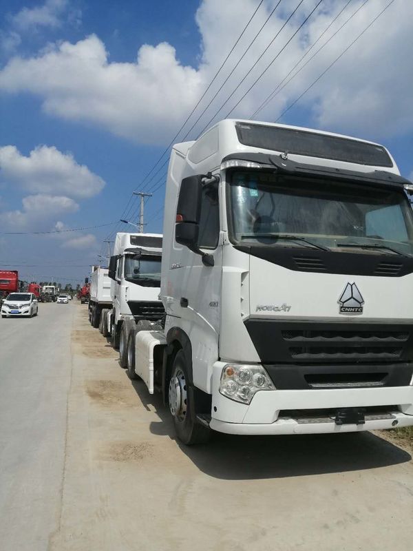 Tête 6x4 de camion de tracteur de la Chine Sinotruk Howo A7 avec différentes couleurs