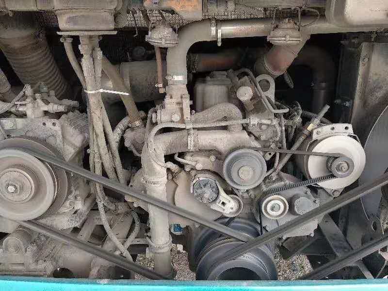Les sièges de ZK6116HF 228kw 51 ont utilisé des autobus de Yutong que le passager transporte la basse nudité de kilomètre de sièges de luxe emballant LHD