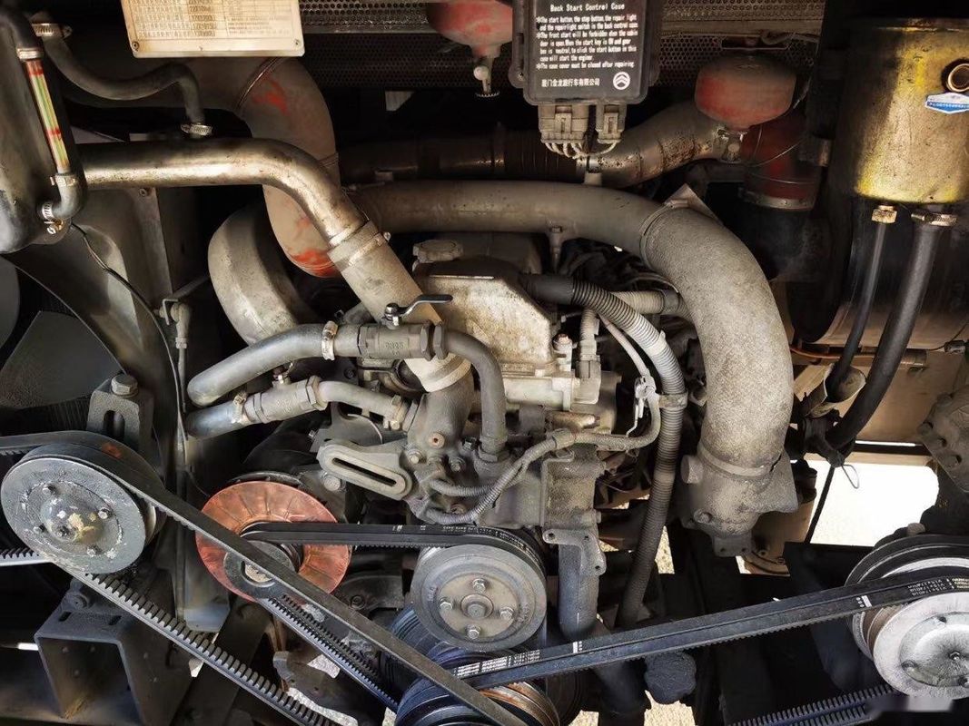 La bonne condition utilisée de Bus Left Steering d'entraîneur avec les sièges XML6102 45 modèles de l'euro III à C.A. a employé Dragon Bus d'or