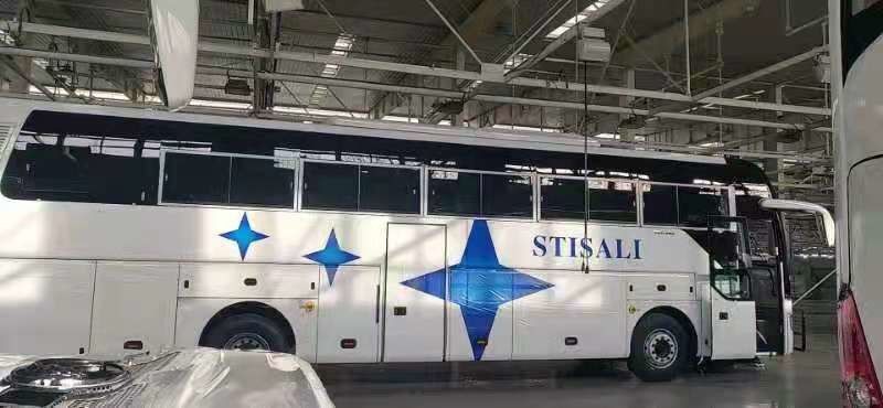 Autobus tout neuf ZK6122H9 de Yutong avec la couleur blanche de 55 sièges dans le moteur arrière de promotion