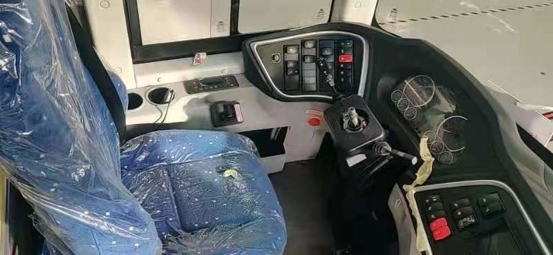 Autobus tout neuf ZK6122H9 de Yutong avec la couleur blanche de 55 sièges dans le moteur arrière de promotion