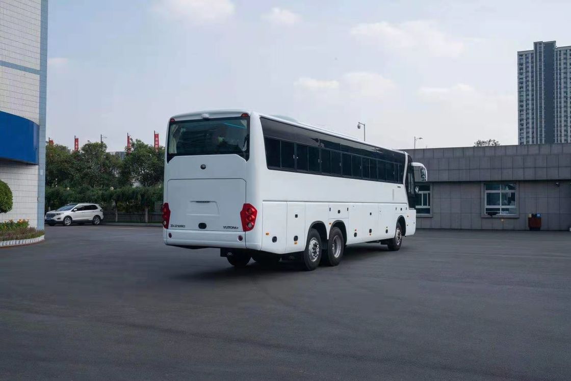 L'autobus tout neuf ZK6126 de Yutong doublent Axle With 58 pose la couleur blanche dans le moteur arrière de promotion