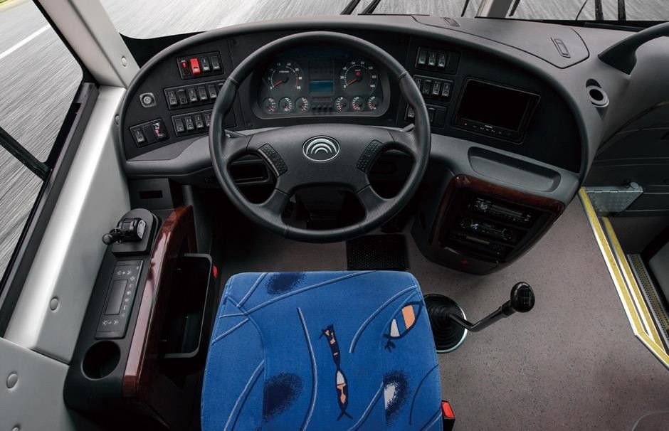 6 sièges arrière ZK6858 du moteur 35 autobus de tout neuf de yutong de pneu avec le prix de disoucnt dans la promotion
