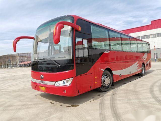 ZK6122 a utilisé l'entraîneur que Bus Yutong Brand 55 pose 2017 sièges en acier du châssis VIP de bas moteur arrière de kilomètre