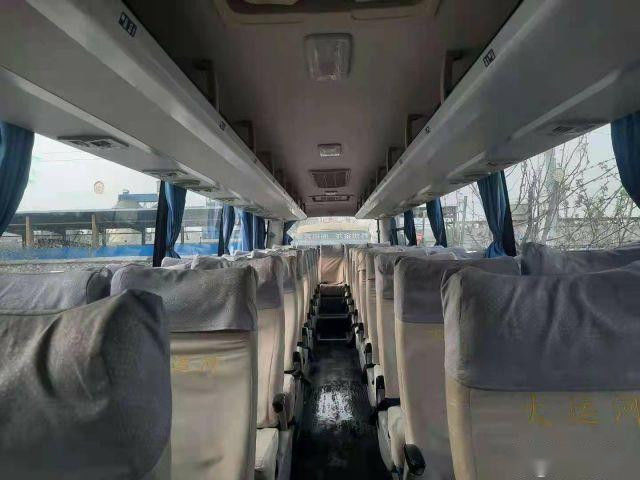 L'entraîneur utilisé par marque plus élevée Bus KLQ6109 46 pose la porte gauche de Singel de direction de bas kilomètre