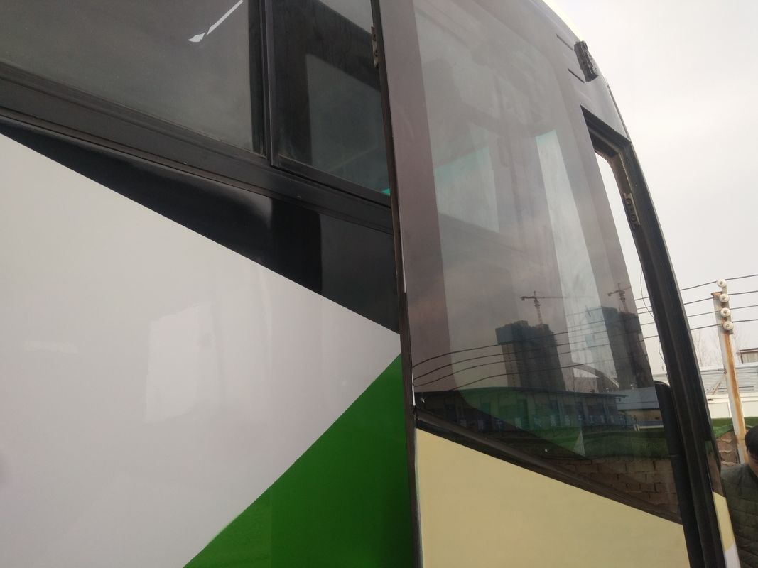 Yutong utilisé transporte le châssis en acier Front Engine Bus que 53 sièges ont utilisé le car Bus For Congo de bus touristique