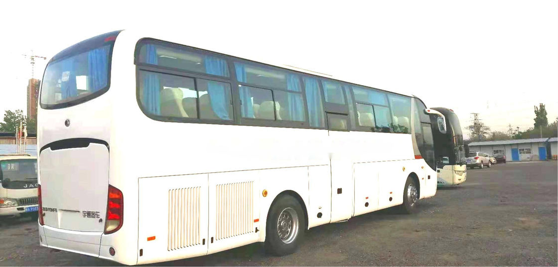 Les sièges utilisés de l'autobus ZK6110 51 de Yutong ont employé les portes à deux battants gauches de direction de châssis en acier de bus touristique