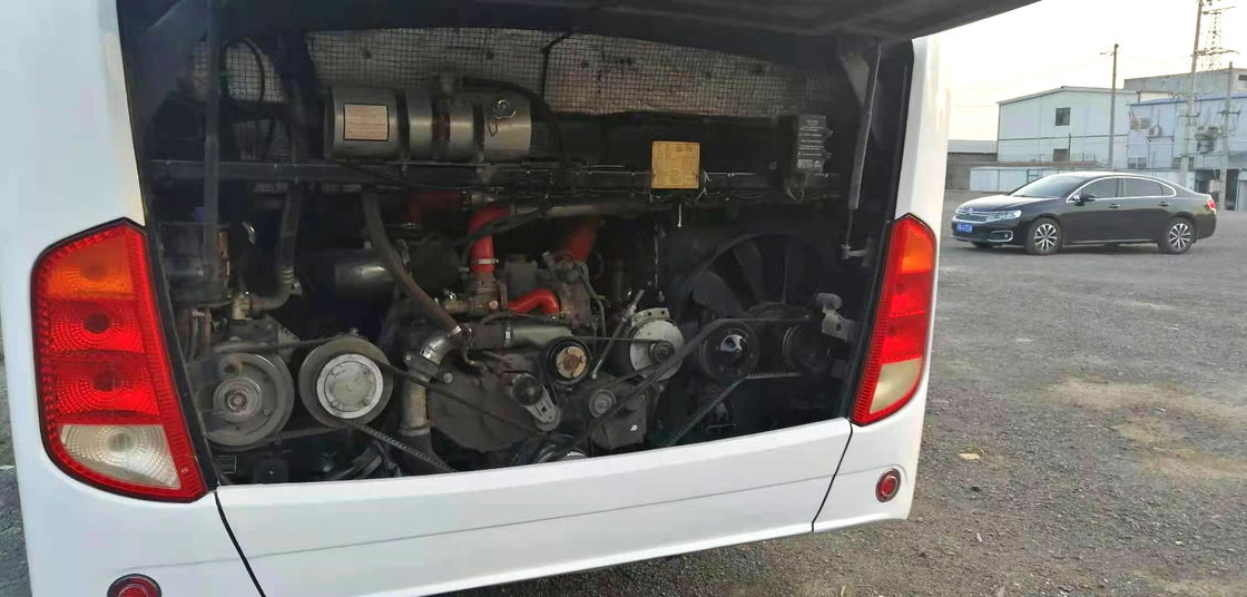 Les sièges utilisés de l'autobus ZK6110 51 de Yutong ont employé les portes à deux battants gauches de direction de châssis en acier de bus touristique