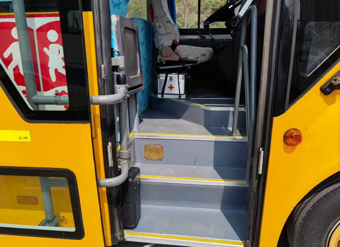 41 sièges Yutong utilisé 2014 par ans transporte le conducteur utilisé Steering No Accident de l'autobus scolaire LHD de moteur diesel de ZK6729D