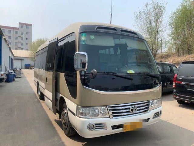 L'autobus de caboteur utilisé 20 par sièges a employé Mini Bus Toyota Coaster Bus avec le moteur à essence 2TR direction de main gauche de 2007 ans