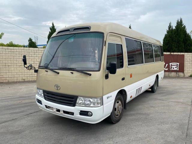 2011 l'autobus de caboteur utilisé de l'an 18 par sièges, LHD a employé Mini Bus Toyota Coaster Bus avec 2TR le moteur à essence, direction gauche