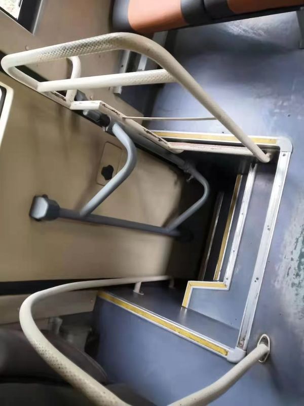 44 entraîneur utilisé par autobus Bus de Yutong utilisé par sièges ZK6102D moteurs diesel de la direction LHD de moteur d'avant de 2014 ans