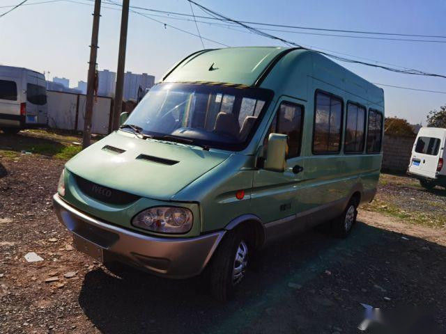 Minibus d'occasion de 17 places de marque 2.8T moteur diesel Porte électrique Euro III