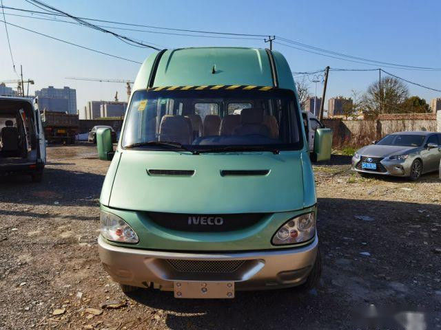 Minibus d'occasion de 17 places de marque 2.8T moteur diesel Porte électrique Euro III