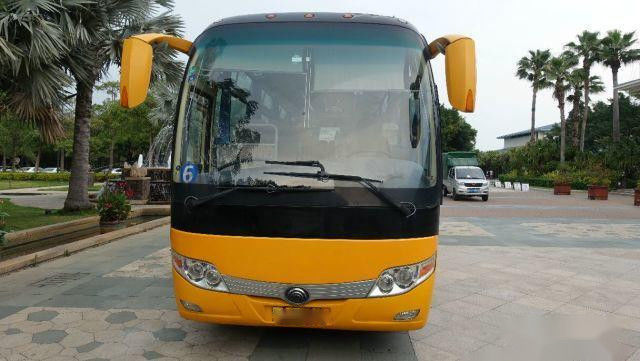 Les sièges utilisés de l'autobus ZK6107 49 de Yutong ont laissé à châssis de direction Yuchai d'airbag le moteur arrière bas kilomètre