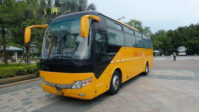 Les sièges utilisés de l'autobus ZK6107 49 de Yutong ont laissé à châssis de direction Yuchai d'airbag le moteur arrière bas kilomètre