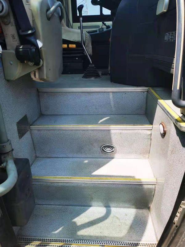 Employez le kilomètrage de l'autobus ZK6110 35000km de Yutong 51 sièges autobus diesel utilisé par manuel de 2012 ans pour le passager