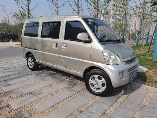 2013 mode d'entraînement du carburant LHD de Mini Bus Used Cars Gasoline de sièges de la voiture 7 de Wuling d'an