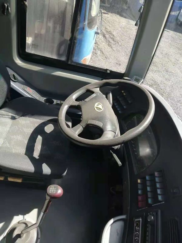 Les portes à deux battants utilisées d'airbag du châssis 48seats de l'autobus NEOPLAN de Youngman ont laissé l'autobus de direction de passager utilisé par moteur arrière