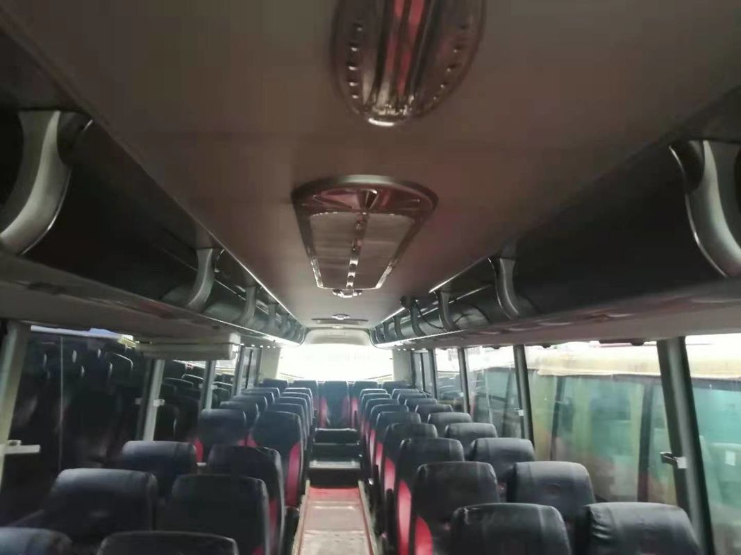 Les sièges utilisés du car ZK6127 55 de Yutong ont laissé à châssis d'airbag de Seerting le bus touristique utilisé par III arrière d'euro de moteur pour l'Afrique