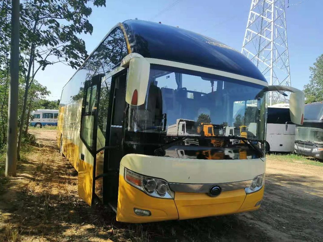 Le moteur arrière utilisé de disposition des sièges 2+3 du bus touristique ZK6127 61 de Yutong a laissé à EuroIII de direction le bas kilomètre