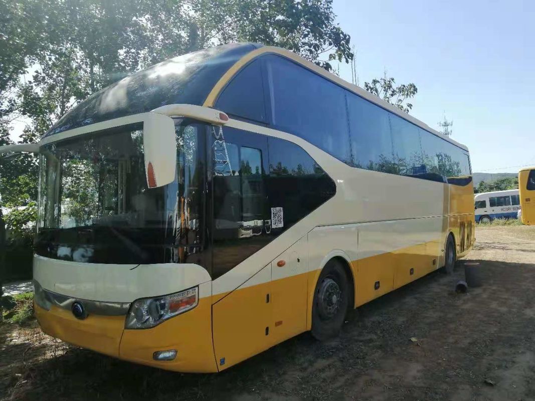 Le moteur arrière utilisé de disposition des sièges 2+3 du bus touristique ZK6127 61 de Yutong a laissé à EuroIII de direction le bas kilomètre