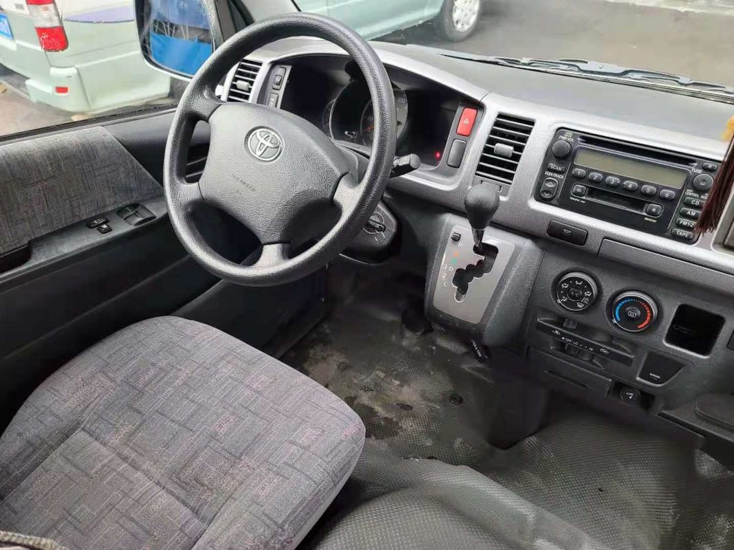 L'essence Toyota Hiace de 2012 sièges de l'an 13 a utilisé le haut toit de Mini Bus With Luxury Seat pour des affaires