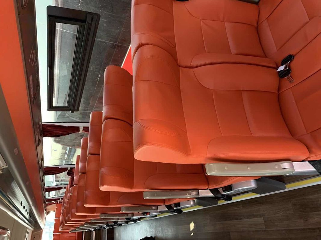 Moteur arrière utilisé de nouveau de l'autobus 56 de l'autobus LCK6128 de Zhongtong de sièges compartiment de portes à deux battants grand