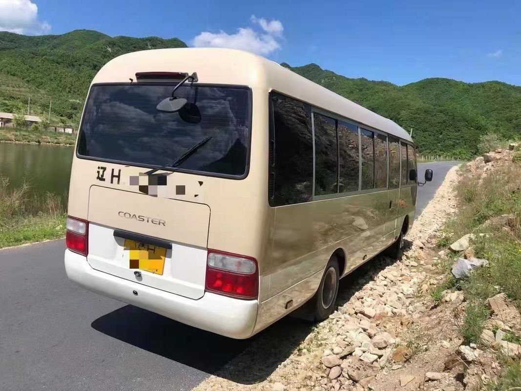 Sièges utilisés du moteur 23/29 de Mini Bus Toyota Coaster 15B utilisés kilomètre d'autobus de passager bas