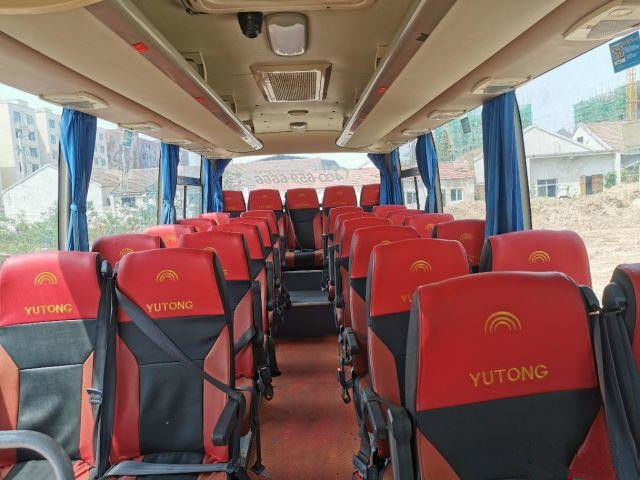 2015 autobus de Yutong utilisé de sièges de l'an 30 par ZK6752D1 avec Front Engine Used Coach Bus pour le tourisme