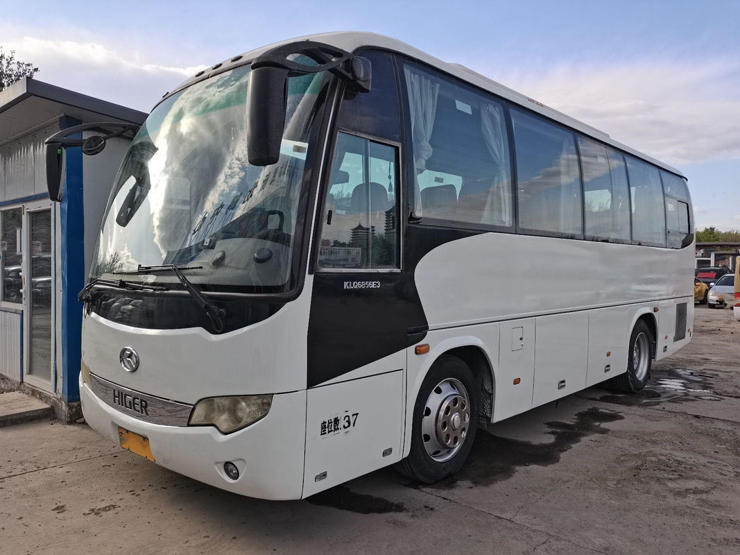 Le plus haut autobus utilisé KLQ6856 37 pose la bonne condition arrière d'entraînement de main gauche de moteur de Yuchai de châssis en acier avec le C.A.
