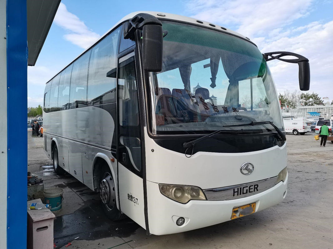 Le plus haut autobus utilisé KLQ6856 37 pose la bonne condition arrière d'entraînement de main gauche de moteur de Yuchai de châssis en acier avec le C.A.