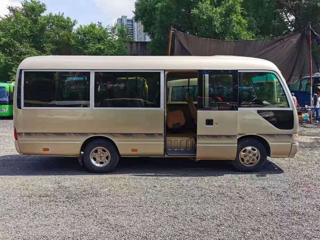L'autobus de caboteur utilisé 23 par sièges a employé Mini Bus Toyota Coaster Bus avec le moteur à essence 3RZ direction de main gauche de 2012 ans