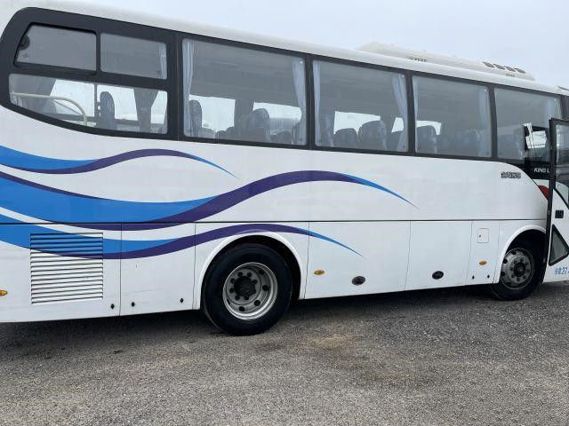 L'autobus utilisé XMQ6859 37 de Kinglong pose le bus touristique utilisé par III simple en acier d'euro de moteur d'arrière de Yuchia de porte de châssis