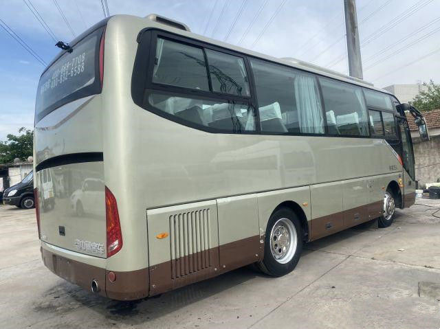 Autobus utilisé 2+2layout de capacité de nouveaux sièges de moteur d'arrière de Yuchai de châssis d'airbag de la marque 35seats de Zhongtong de bus touristique grand